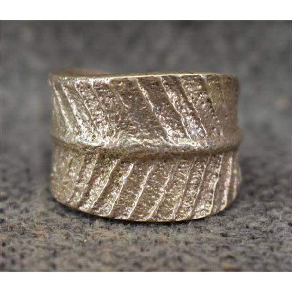 NAVAJO RING (MONTY CLAW)