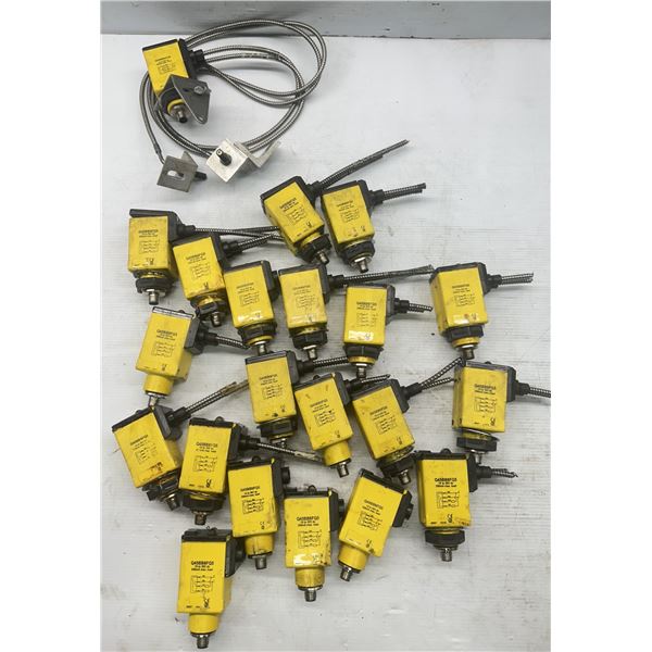 Lot of (21) Banner #Q45BB6FQ5 Mini Beam Sensor Switches