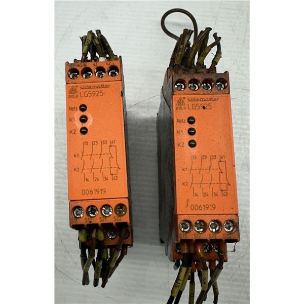 (2) ifm #LG5925 Safety Relays