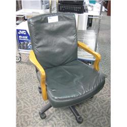 Maple Frame W/green Leather Executive Tilter Chair