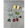 Image 6 : Lot of Glass Jewelry in Eyeglass Case
