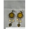 Image 3 : 2 Pairs of Vintaeg Screw On Earrings Cameo + Pearls