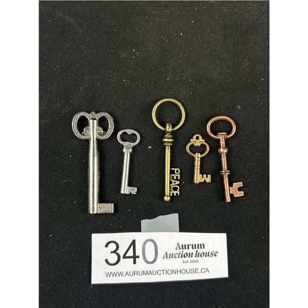 5 Vintage Keys + Key Pendants