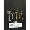 Image 1 : 5 Vintage Keys + Key Pendants