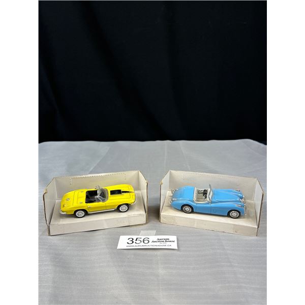 1967 Corvette & 1960 Trumph Road Signature Die Cast Cars 1/32 Scale