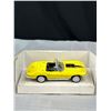 Image 4 : 1967 Corvette & 1960 Trumph Road Signature Die Cast Cars 1/32 Scale