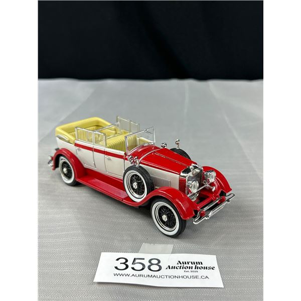 Red/White 1928 Lincoln Convertible Natinoal Motor Museum Mint 1/32 Scale