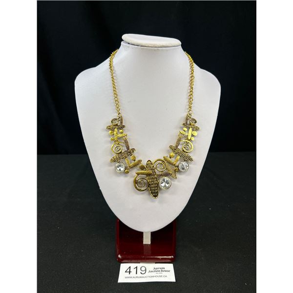 Great Vintage Gold Tone w/ 3 Large Round Sparkling Crystal Glass Stones Necklace Self Adjusting Leng