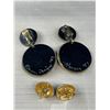Image 5 : Collection of Vintage Pairs of Clip on Earrings