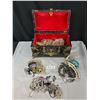 Image 1 : Large Vintage Trunk Full of Vintage Jewelry