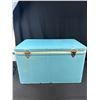 Image 5 : Vintage Blue 1970s Coleman Cooler