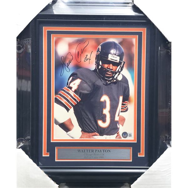 WALTER PAYTON SIGNED AND FRAMED PHOTO DISPLAY 16 X 20 - BECKETT COA