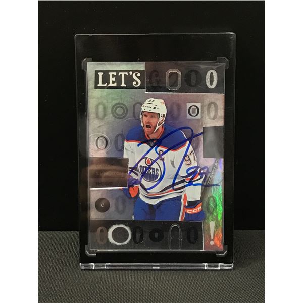 CONNOR MCDAVID SIGNED OILERS CARD