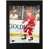 Image 1 : STEVE YZERMAN SIGNED DETROIT REDWINGS 8 X 10 (GCG HOLO)