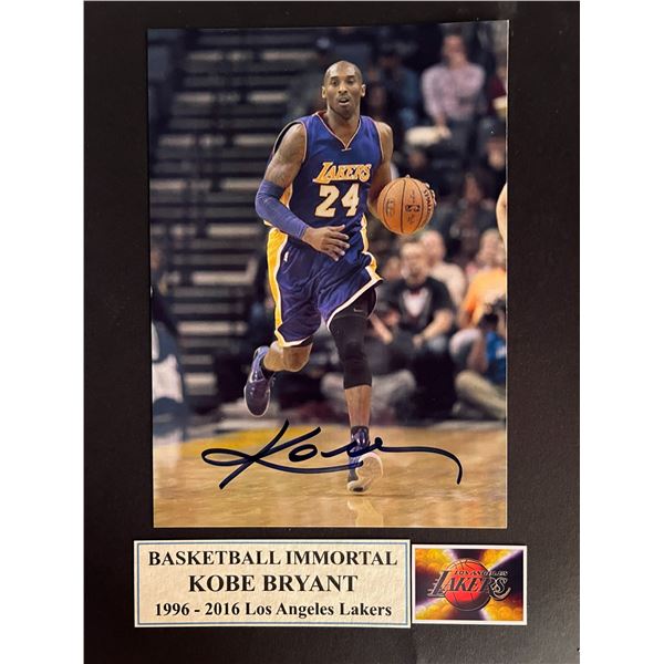 LA Lakers Kobe Bryant signed photo