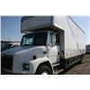 Image 2 : 1994 FREIGHTLINER FL70 BOX VAN