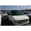 Image 2 : 2000 FORD E150 CARGO VAN WHITE