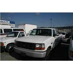 1996 FORD F-250 XCAB PU WHITE