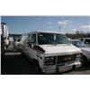 Image 2 : 1993 GMC RALLY STX BUS WHITE