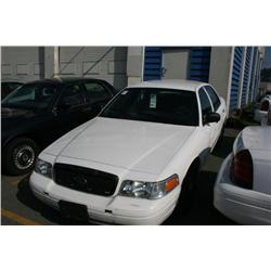 2004 FORD CR-VIC 4DR WHITE