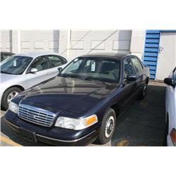 2002 FORD CR-VIC 4DR BLUE