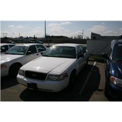 2005 FORD CR-VIC 4DR WHITE
