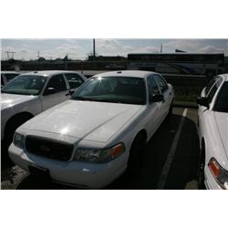 2004 FORD CR-VIC 4DR WHITE