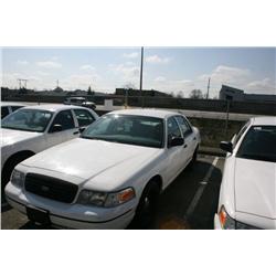 2000 FORD CR-VIC 4DR WHITE