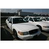 Image 2 : 2004 FORD CR-VIC 4DR WHITE