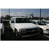 Image 2 : 2002 CHEV TAHOE 4DR S.U.V