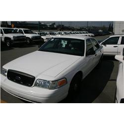 2004 FORD CR-VIC 4DR WHITE