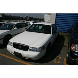 2005 FORD CR-VIC 4DR WHITE