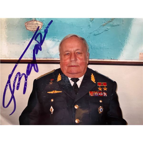 Victor Gorbatko signed photo