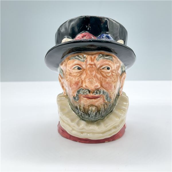 Beefeater GR D6233 - Small - Royal Doulton Character Jug