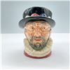 Image 1 : Beefeater GR D6233 - Small - Royal Doulton Character Jug