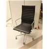 Image 1 : CHAISE DE SALLE DE RÉUNION