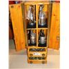 Image 1 : LOT: 4 FUSILS À PEINTURE AVEC ACCESSOIRES ET ARMOIRE EN BOIS 13"x9"x35"