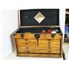 Image 2 : COFFRE D'OUTILS EN BOIS AVEC CONTENU 20"x9"x14"