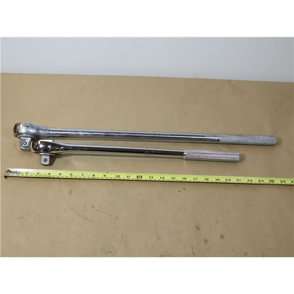 LOT DE 2 RATCHETS ASST 1"d. & 3/4"