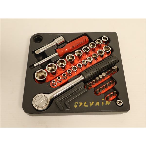 ENS DE RATCHET 3/8" ET  DOUILLES