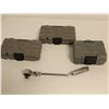 Image 2 : LOT DE 3 ENS DE DOUILLES MÉTRIQUE ET SAE A/RATCHET 3/8"