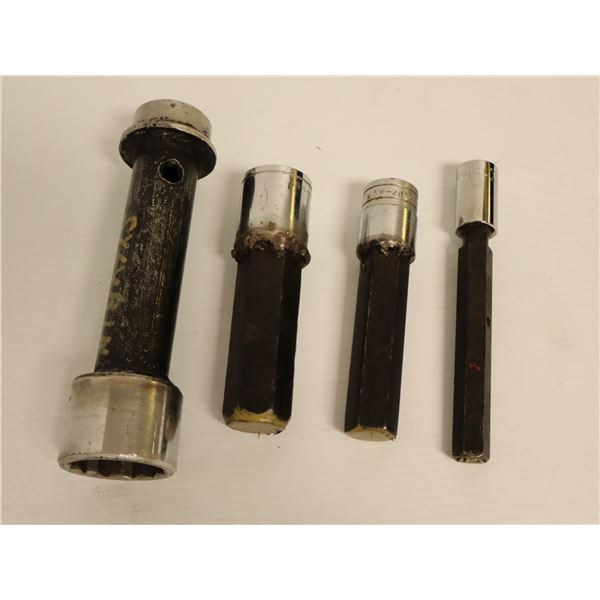 LOT DE 4 DOUILLES ASST