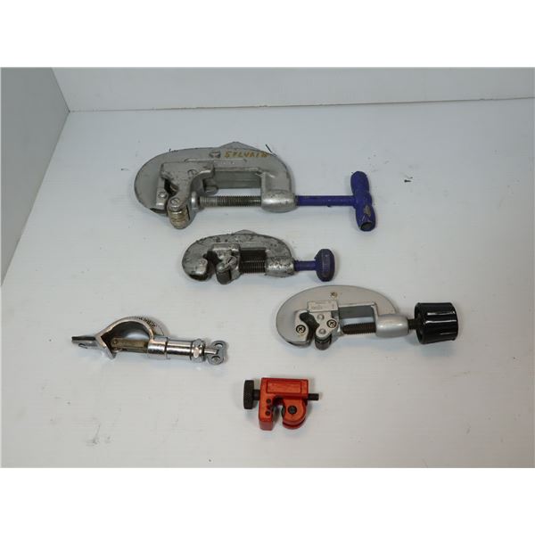 LOT DE 5 COUPE-TUYAUX ASST