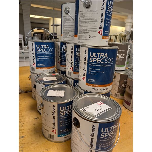 LOT: 13 GAL PEINTURE BENJAMIN MOORE ULTRA SPEC 500 ASST