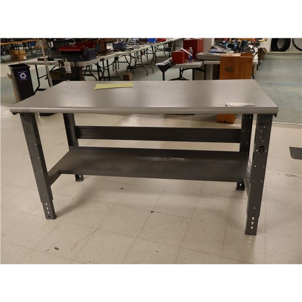 TABLE DE TRAVAIL ULINE 60"x30"x36"