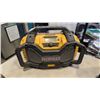 Image 1 : DEWALT DCR025 SHOP RADIO