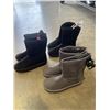Image 1 : 3 NEW PAIRS OF WOMENS LINED BOOTS, SIZE 6