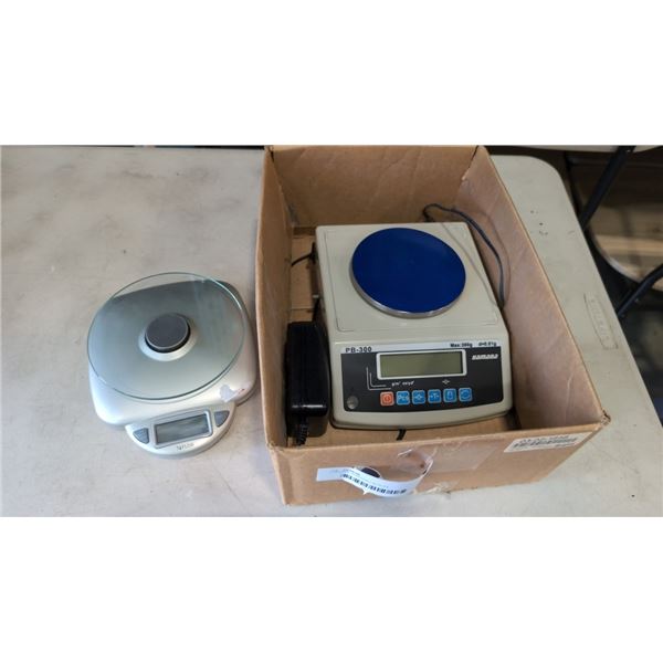 2 DIGITAL SHIPPING SCALES