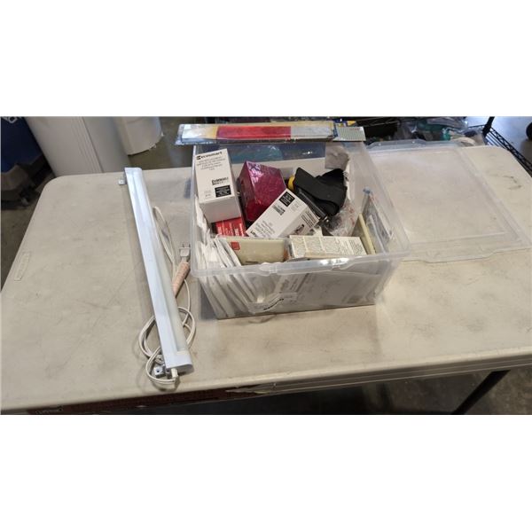 TOTE OF ASSORTED NEW ELECTRICAL ITEMS AND LED LIGHT