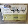 Image 2 : NEW 3 LIGHT VANITY LIGHT FIXTURE
